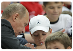 Prime Minister Vladimir Putin at a national hockey team training session in the Ice Palace at Khodynskoye Pole|31 august, 2009|20:08