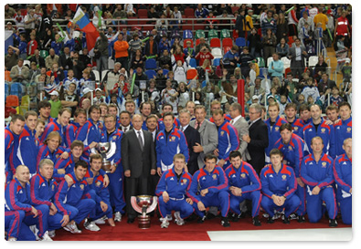 Prime Minister Vladimir Putin conferred state decorations on members of the Russian ice hockey team