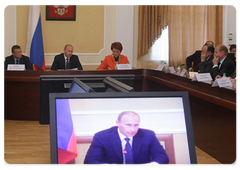 Prime Minister Vladimir Putin at a meeting on 2009 harvesting operations in Orenburg|4 august, 2009|21:07