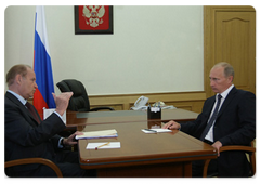 Prime Minister Vladimir Putin meeting with the Governor of the Orenburg Region, Alexei Chernyshov|4 august, 2009|21:18