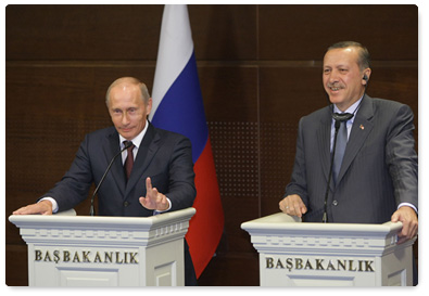 В.В.Путин и Премьер-министр Турецкой Республики Р.Т.Эрдоган провели по итогам переговоров в Анкаре совместную пресс-конференцию