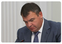 Defence Minister Anatoly Serdyukov during a meeting chaired by Prime Minister Vladimir Putin|7 august, 2009|18:45
