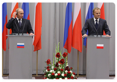 Following the talks, Prime Minister Vladimir Putin and his Polish counterpart Donald Tusk held a joint news conference|1 september, 2009|14:31