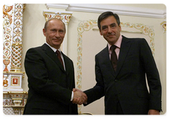 Prime Minister Vladimir Putin meeting with French Prime Minister Francois Fillon|14 september, 2009|21:27