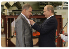 В стенах тульского «КБ Приборостроения» В.В.Путин вручил премии Правительства России в области науки и техники|14 сентября, 2009|22:20