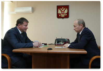 В.В.Путин провел рабочую встречу с губернатором Тульской области В.Д.Дудкой
