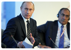 Prime Minister Vladimir Putin speaking at the 8th International Investment Forum in Sochi|18 september, 2009|14:55
