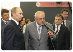 Russian Prime Minister Vladimir Putin visiting an exhibition of development plans for the constituent entities of the Russian Federation as part of his participation in the Sochi International Investment Forum|18 september, 2009|16:29