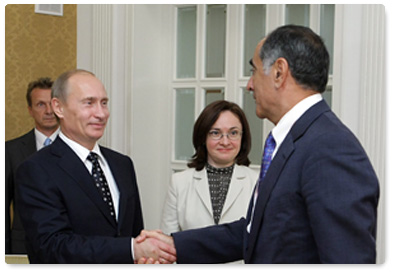 В.В.Путин провел в Сочи встречу с председателем Совета директоров инвестиционного банка «Морган Стэнли» Дж.Маком