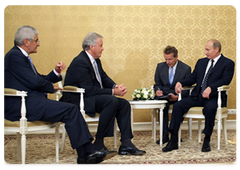 Prime Minister Vladimir Putin met in Sochi with John Mack, Chairman of the Board of Directors of the Morgan Stanley Investment Bank|18 september, 2009|17:57