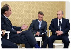 В.В.Путин провел встречу с президентом инвестиционного фонда «Тэксас Пасифик Групп» Дэвидом Бондерманом|18 сентября, 2009|18:03