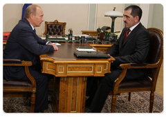 Prime Minister Vladimir Putin meeting with Ingush President Yunus-Bek Yevkurov|2 september, 2009|18:50