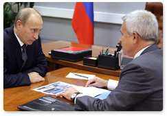 Prime Minister Vladimir Putin met with LUKoil president Vagit Alekperov