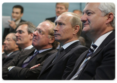 Prime Minister Vladimir Putin met with executives of foreign international oil and gas companies attending the conference on development of Yamal gas deposits|24 september, 2009|11:06