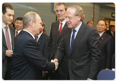 Prime Minister Vladimir Putin met with executives of foreign international oil and gas companies attending the conference on development of Yamal gas deposits|24 september, 2009|11:06