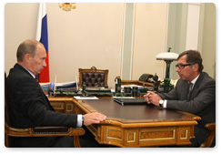 Prime Minister Vladimir Putin met with Alfa-Bank President Pyotr Aven