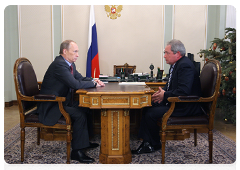 Prime Minister Vladimir Putin meeting with Regional Development Minister Viktor Basargin|11 january, 2010|16:10