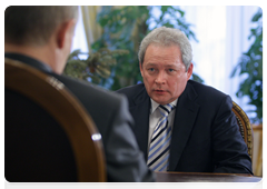 Regional Development Minister Viktor Basargin at a meeting with Prime Minister Vladimir Putin|11 january, 2010|16:11