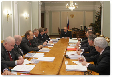 Prime Minister Vladimir Putin chairs a meeting on establishing the Kurchatov Institute research centre