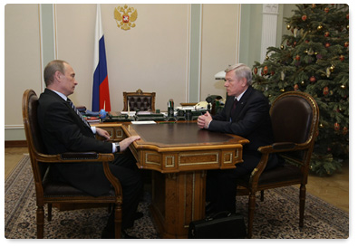 Prime Minister Vladimir Putin meets with Federal Space Agency Head Anatoly Perminov