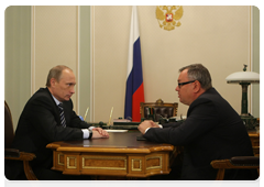 Prime Minister Vladimir Putin with Vneshtorgbank President Andrei Kostin|12 january, 2010|19:43