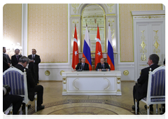 Prime Minister Vladimir Putin and Turkish Prime Minister Recep Tayyip Erdogan addressing a news conference on the outcome of their negotiations|13 january, 2010|20:51