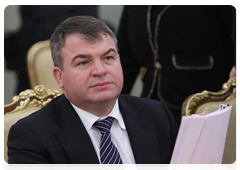Defence Minister Anatoly Serdyukov at the Government Presidium meeting|13 january, 2010|22:00