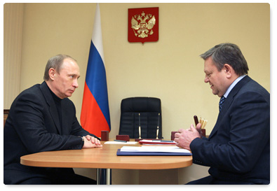 Prime Minister Vladimir Putin meets with Leningrad Governor Valery Serdyukov