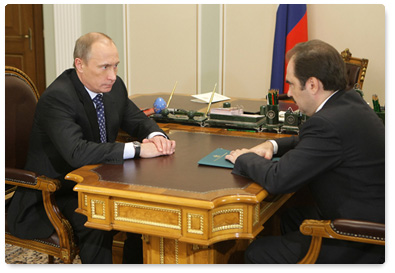Prime Minister Vladimir Putin meets with Chairman of the Pension Fund Anton Drozdov