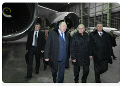 Prime Minister Vladimir Putin visited the Voronezh Aircraft Joint Stock Company, where he inspected the company’s products, including the new Russian plane Antonov An-148|18 january, 2010|21:24