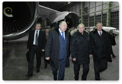 Prime Minister Vladimir Putin visits Voronezh Aircraft Joint Stock Company, inspects company’s products, including the new Russian plane Antonov An-148