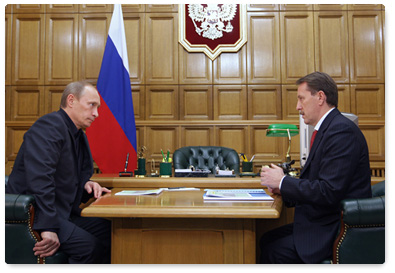 Prime Minister Vladimir Putin meets with Voronezh Governor Alexei Gordeyev