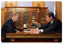 Prime Minister Vladimir Putin meeting with Deputy Prime Minister Alexander Zhukov|19 january, 2010|20:20