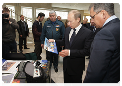 Prime Minister Vladimir Putin at an exhibition of modern rescue equipment inspecting the Emergencies Ministry’s newest rescue and safety technologies|20 january, 2010|15:33