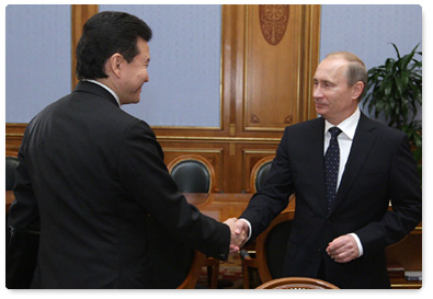 Prime Minister Vladimir Putin meets with President of Kalmykia Kirsan Ilyumzhinov