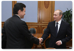 Prime Minister Vladimir Putin meets with President of Kalmykia Kirsan Ilyumzhinov