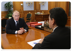 Prime Minister Vladimir Putin meeting with President of Kalmykia Kirsan Ilyumzhinov|20 january, 2010|18:06