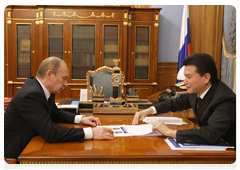 Prime Minister Vladimir Putin meeting with President of Kalmykia Kirsan Ilyumzhinov|20 january, 2010|18:06