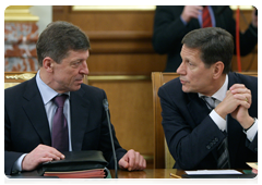 Deputy Prime Minister Alexander Zhukov  and Deputy Prime Minister Dmitry Kozak at a government meeting|21 january, 2010|16:20
