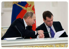Председатель Правительства России В.В.Путин и Президент Российской Федерации Д.А.Медведев  на заседании Государственного совета Российской Федерации|22 января, 2010|17:47