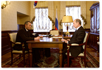 Prime Minister Vladimir Putin meets with Governor of the Trans-Baikal Territory Ravil Geniatulin