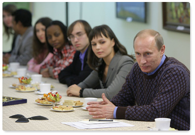 Председатель Правительства Российской Федерации В.В.Путин, находящийся с рабочей поездкой в Чувашской Республике, встретился со студентами Чувашского государственного университета