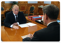 Prime Minister Vladimir Putin meeting with Minister of Culture Alexander Avdeyev|26 january, 2010|13:55