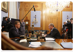 Prime Minister Vladimir Putin with First Deputy Prime Minister Igor Shuvalov|27 january, 2010|12:26