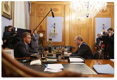 Prime Minister Vladimir Putin holds a meeting with First Deputy Prime Minister Igor Shuvalov