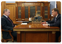 Prime Minister Vladimir Putin with First Deputy Prime Minister Igor Shuvalov|27 january, 2010|12:26