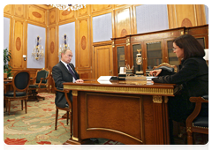 Prime Minister Vladimir Putin during a meeting with Economic Development Minister Elvira Nabiullina|28 january, 2010|13:31