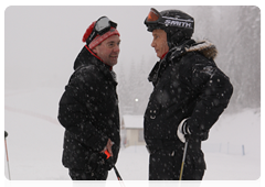 President Dmitry Medvedev and Prime Minister Vladimir Putin spending Sunday at the ski resort Krasnaya Polyana|3 january, 2010|20:10