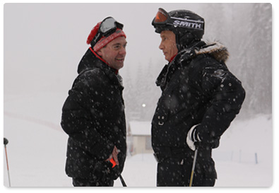 President Dmitry Medvedev and Prime Minister Vladimir Putin spent Sunday at the Krasnaya Polyana ski resort