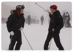 President Dmitry Medvedev and Prime Minister Vladimir Putin spent Sunday at the Krasnaya Polyana ski resort.|3 january, 2010|20:27